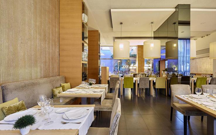 Imagen del bar/restaurante del Hotel Barcelona Catedral. Foto 12