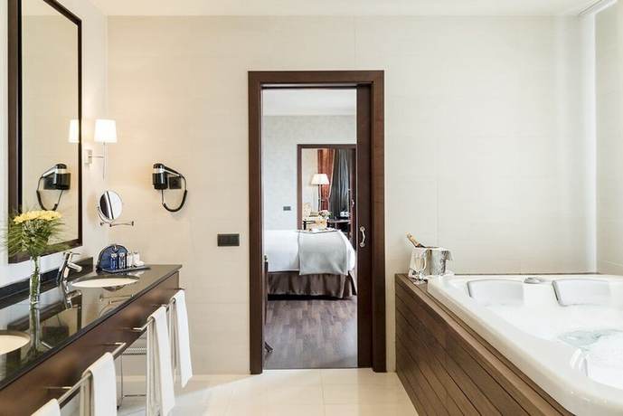 Imagen de la habitación del Hotel Barcelona Center. Foto 14