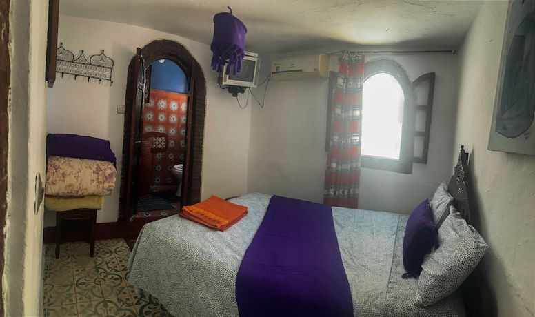 Imagen de la habitación del Hotel Barcelona, Chefchauen. Foto 13