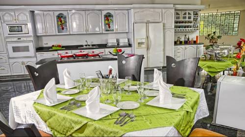 Imagen de la habitación del Hotel Barcelona Chinauta. Foto 3