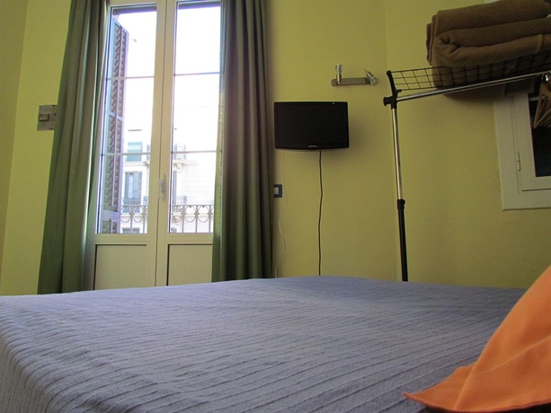 Imagen de la habitación del Hotel Barcelona City. Foto 4