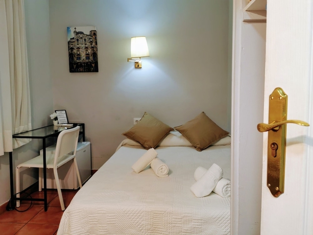 Imagen de la habitación del Hotel Barcelona City Rooms. Foto 2