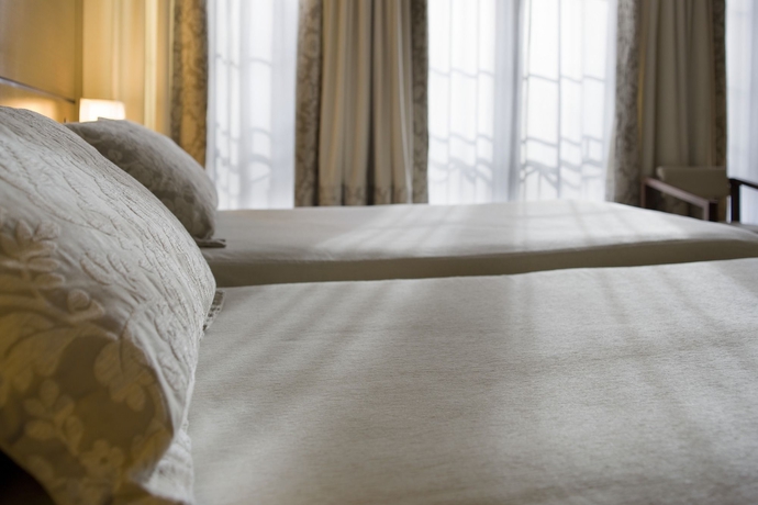 Imagen de la habitación del Hotel Barcelona Colonial. Foto 2