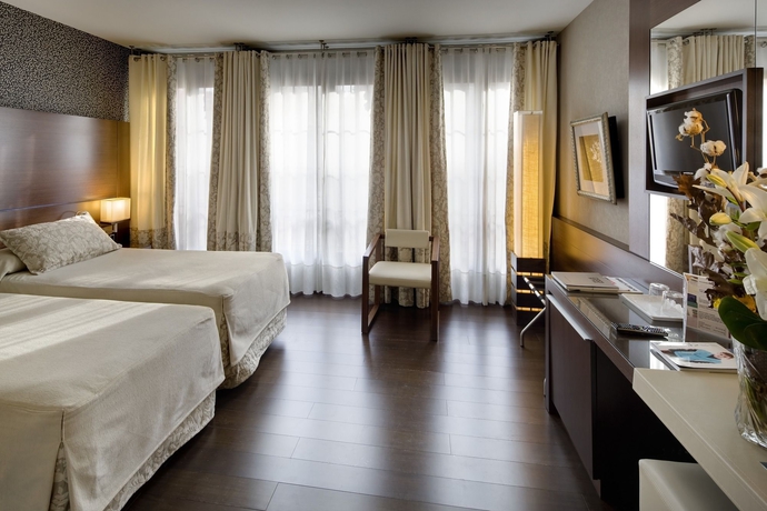 Imagen de la habitación del Hotel Barcelona Colonial. Foto 3