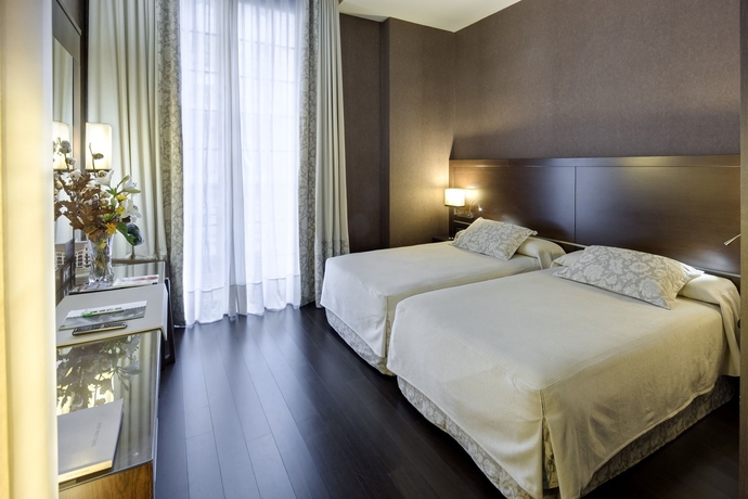 Imagen de la habitación del Hotel Barcelona Colonial. Foto 5