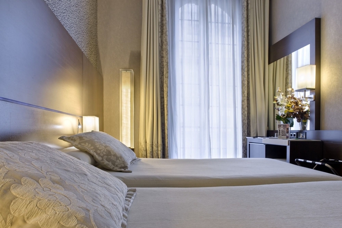 Imagen de la habitación del Hotel Barcelona Colonial. Foto 6