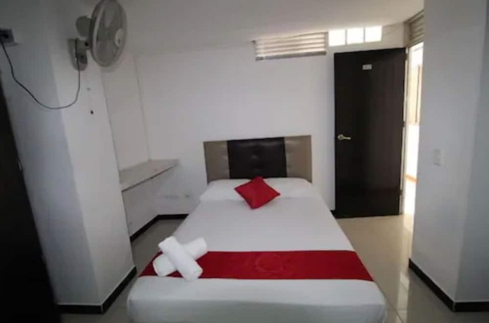 Imagen de la habitación del Hotel Barcelona Estadio. Foto 4