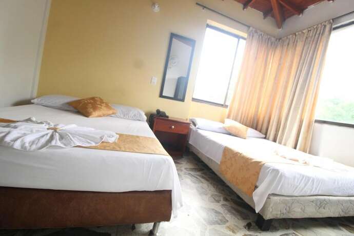 Imagen de la habitación del Hotel Barcelona Estadio. Foto 12