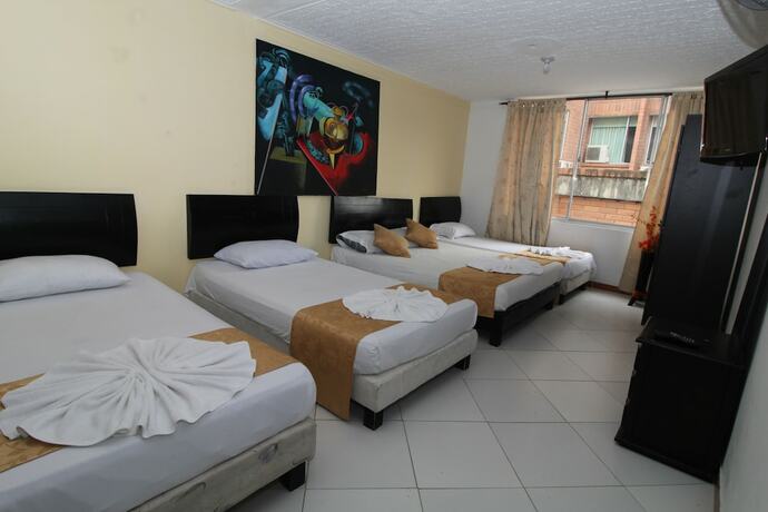 Imagen de la habitación del Hotel Barcelona Estadio. Foto 15