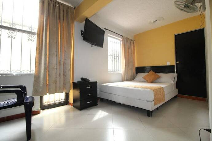 Imagen de la habitación del Hotel Barcelona Estadio. Foto 16