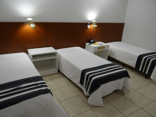 Imagen de la habitación del Hotel Barcelona, Ponta Pora. Foto 2