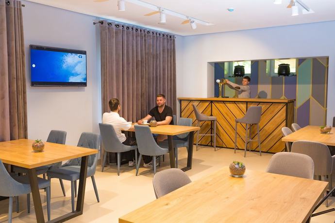 Imagen del bar/restaurante del Hotel Barcelona, Pskov. Foto 4