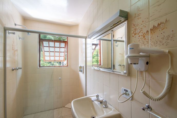 Imagen de la habitación del Hotel Barcelos. Foto 14