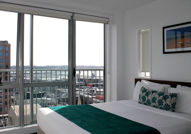 Imagen de la habitación del Hotel Barclay Suites. Foto 8