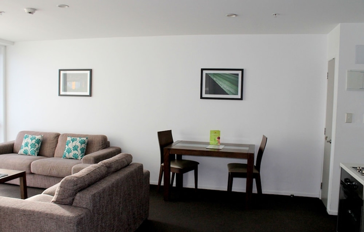 Imagen de la habitación del Hotel Barclay Suites. Foto 17