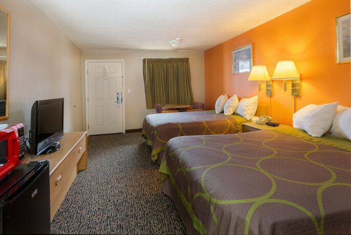 Imagen de la habitación del Hotel Bardmoor Suites. Foto 12