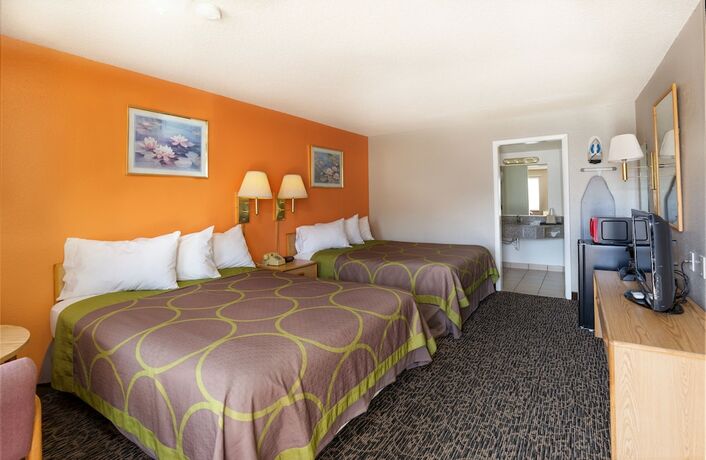 Imagen de la habitación del Hotel Bardmoor Suites. Foto 13