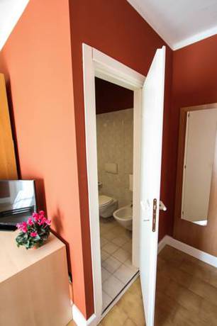 Imagen de la habitación del Hotel Bardolino. Foto 3