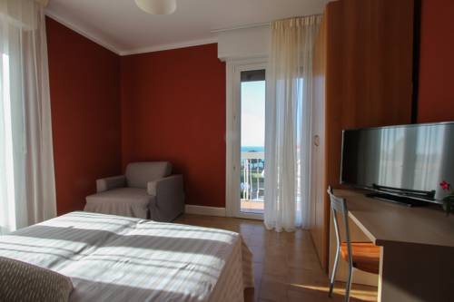 Imagen de la habitación del Hotel Bardolino. Foto 4