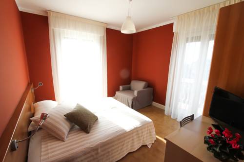 Imagen de la habitación del Hotel Bardolino. Foto 14