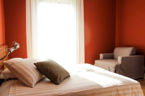 Imagen de la habitación del Hotel Bardolino. Foto 15