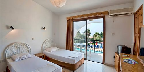 Imagen de la habitación del Hotel Bare Hill Holiday Village. Foto 3