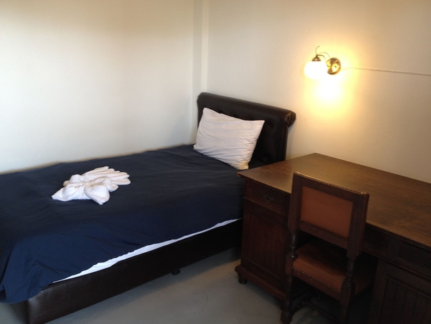 Imagen de la habitación del Hotel Barefeet Naturist Resort. Foto 4