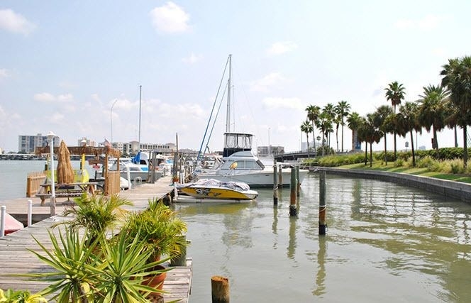 Imagen de los exteriores del Hotel Barefoot Bay Resort And Marina. Foto 14