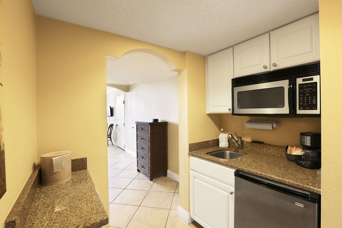 Imagen de la habitación del Hotel Barefoot Beach Club. Foto 4