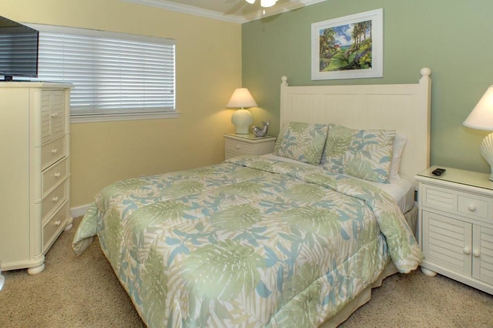 Imagen de la habitación del Hotel Barefoot Beach Resort. Foto 3