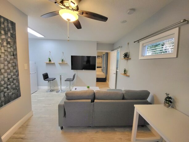 Imagen de la habitación del Hotel Barefoot Mailman Inn and Suites. Foto 12