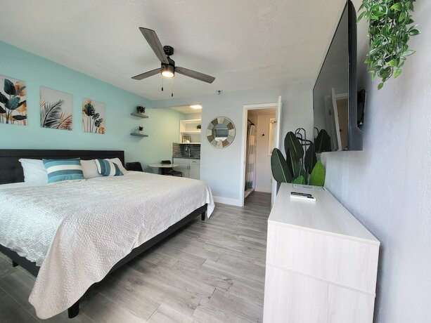 Imagen de la habitación del Hotel Barefoot Mailman Inn and Suites. Foto 14