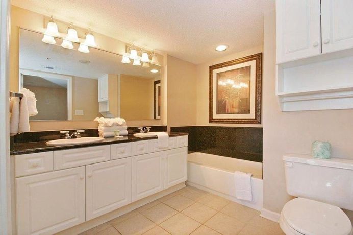 Imagen de la habitación del Hotel Barefoot Resort and Yacht Club. Foto 6