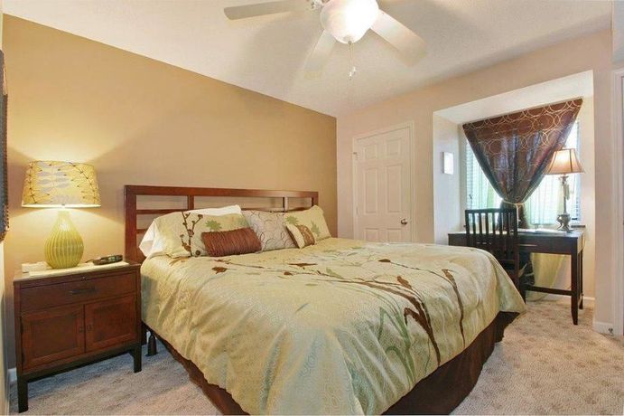 Imagen de la habitación del Hotel Barefoot Resort and Yacht Club. Foto 7