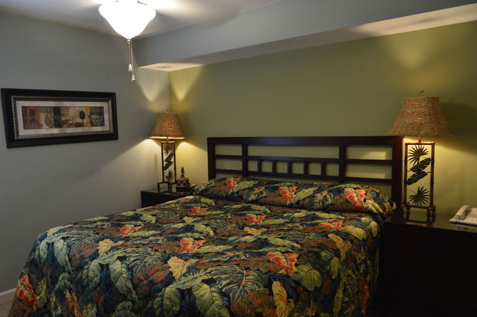 Imagen de la habitación del Hotel Barefoot Resort and Yacht Club. Foto 12