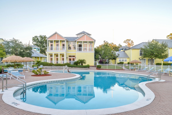 Imagen de la piscina del Hotel Barefoot'n Resort. Foto 15