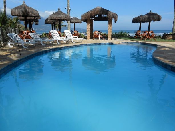 Imagen de la piscina del Hotel Bareque&ccedil;aba Praia. Foto 16