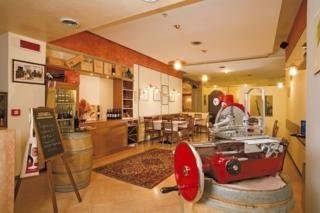 Imagen del bar/restaurante del Hotel Bareta. Foto 4