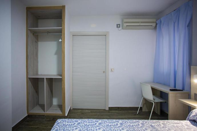 Imagen de la habitación del Hotel Bari, Conil de la Frontera. Foto 6