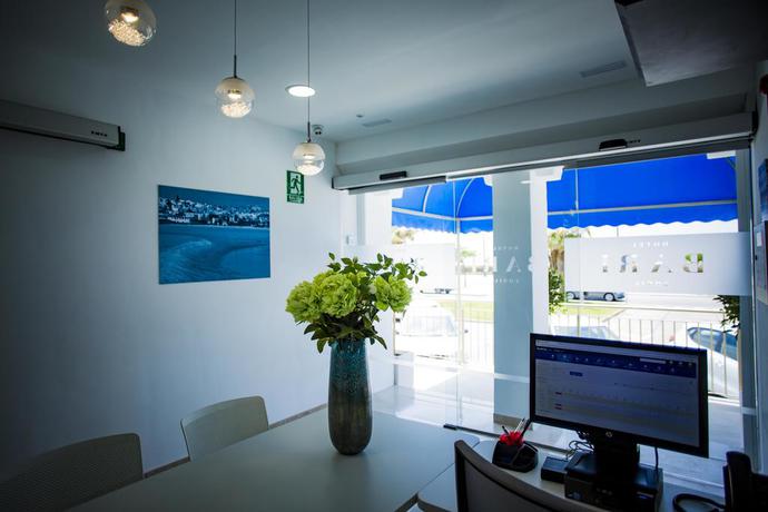 Imagen de los interiores del Hotel Bari, Conil de la Frontera. Foto 8
