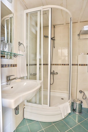 Imagen de la habitación del Hotel Barin. Foto 7