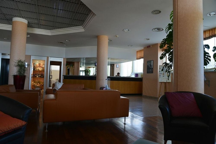 Imagen de los interiores del Hotel Barion. Foto 7