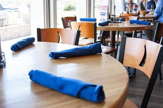 Imagen del bar/restaurante del Hotel Barker's Island Inn Resort. Foto 3