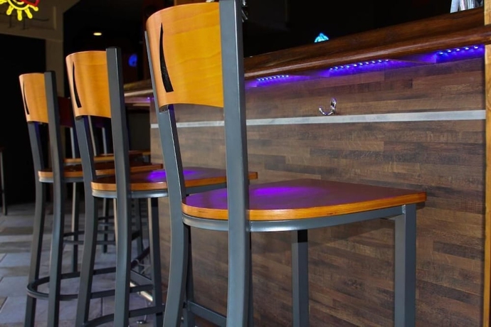 Imagen del bar/restaurante del Hotel Barker's Island Inn Resort. Foto 7