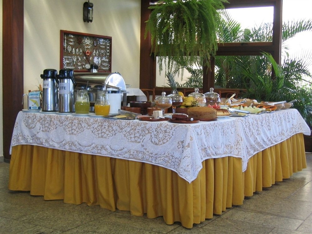 Imagen del bar/restaurante del Hotel Barlavento Suites. Foto 2