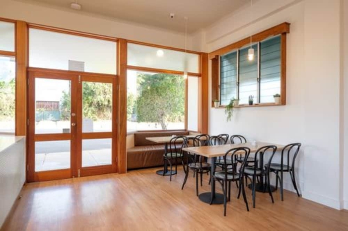 Imagen de los interiores del Hotel Barney Beach Accommodation. Foto 18