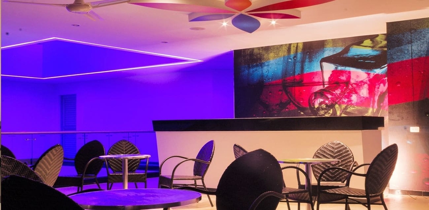 Imagen del bar/restaurante del Hotel Baroca. Foto 2