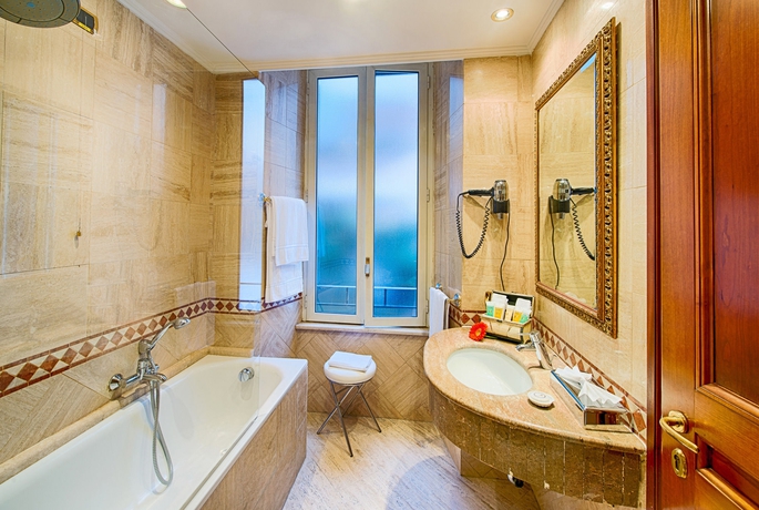 Imagen de la habitación del Hotel Barocco. Foto 8