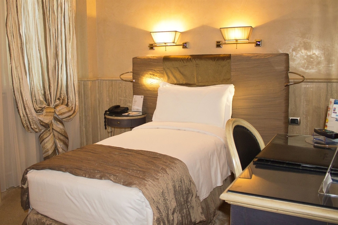 Imagen de la habitación del Hotel Barocco. Foto 15