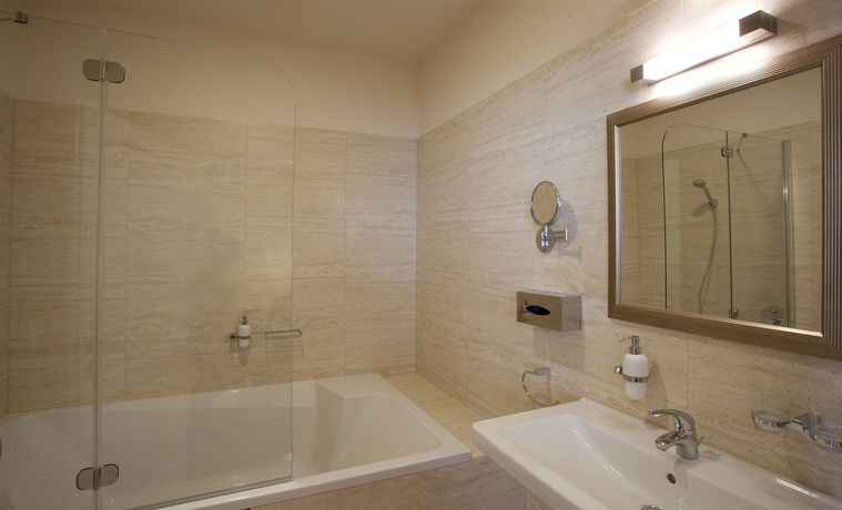 Imagen de la habitación del Hotel Barokk Promenád Gyor. Foto 9